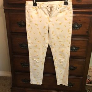 Chip & Pepper jeans size 29 White with gold pineapples all over.